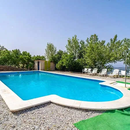Relajante Con Vistas, Piscina Y Parking