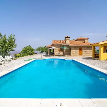 Villa Relajante Con Vistas, Piscina Y Parking