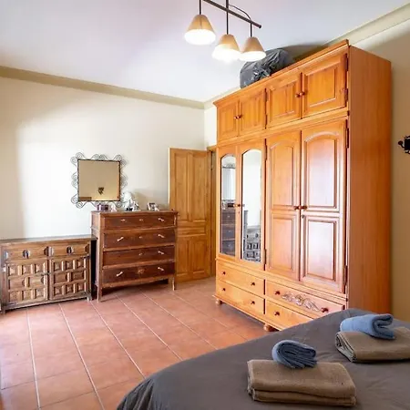 Villa Relajante Con Vistas, Piscina Y Parking